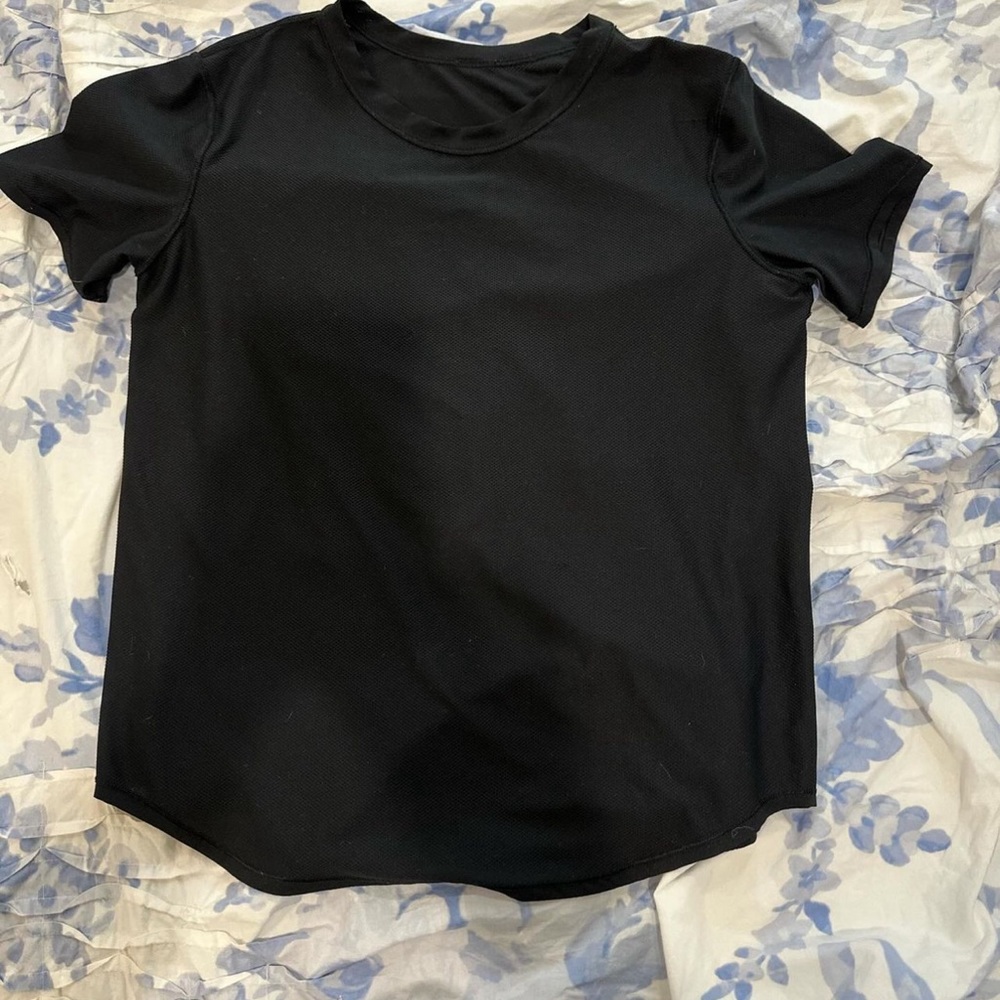 Lululemon black T shirt! Only worn once!